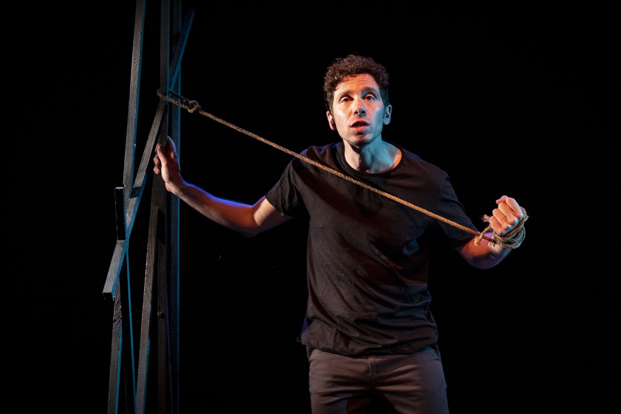 SABATO 9 NOVEMBRE SI APRE LA NUOVA STAGIONE DEL TEATRO POLIFUNZIONALE CON “IL MAESTRO PIU’ ALTO DEL MONDO” DEL TEATRO DELL’OSSO