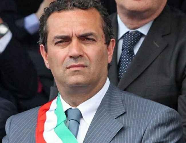 ALLERTA METEO IL SINDACO DE MAGISTRIS CHIUDE LE SCUOLE DI NAPOLI