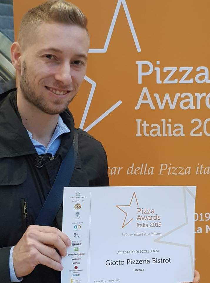 ISCHITANI CHE SI FANNO ONORE IL FORIANO MARCO MANZI, TITOLARE DEL GIOTTO PIZZERIA BISTROT DI FIRENZE, CONFERMATO TRA LE 100 MIGLIORI PIZZERIE IN ITALIA