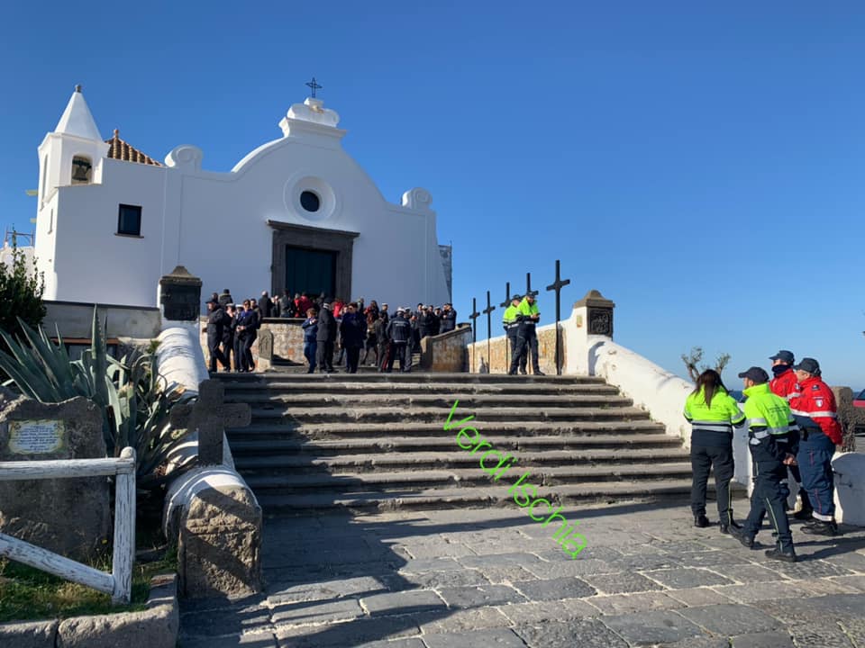 ALLA CHIESA DEL SOCCORSO LA SANTA MESSA, PER ONORARE SANTA BARBARA