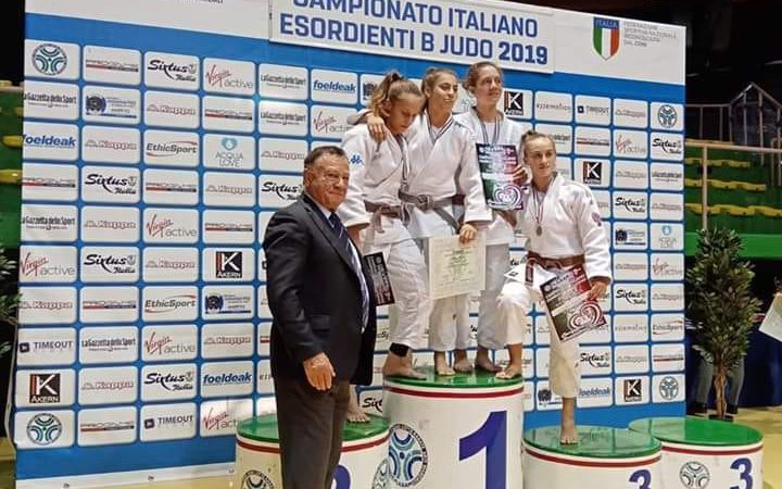 IL PLAUSO DEL SINDACO DI ISCHIA ENZO FERRANDINO. MICHELA TERRANOVA ORGOGLIO TUTTO ISCHITANO