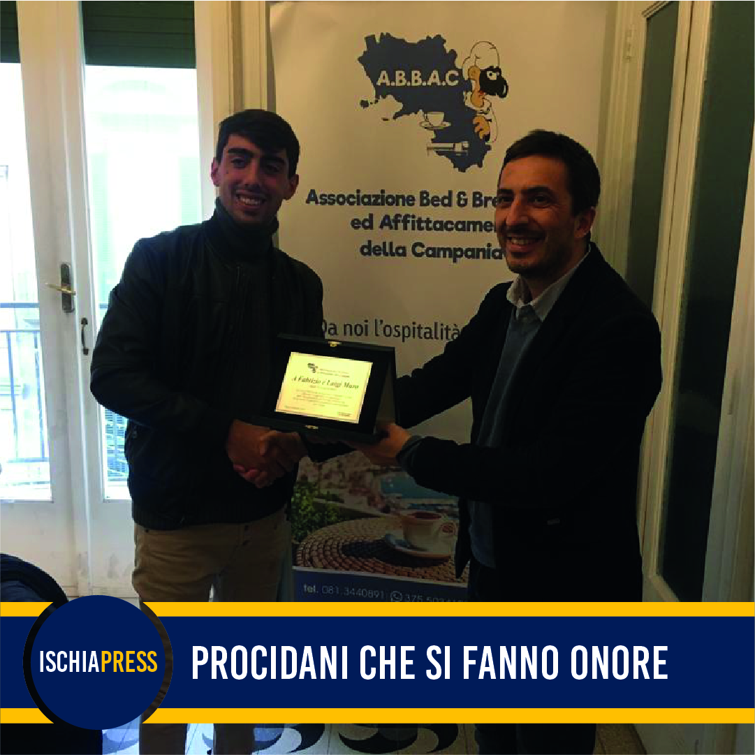 L'ABBAC CONFERISCE TARGA AL GESTORE B&B CHE HA OFFERTO OSPITALITA' A EQUIPAGGIO IDROAMBULANZA PROCIDA