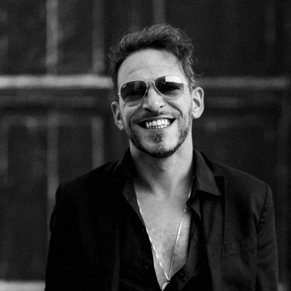 Da Ischia il cantautore Simone Costa alla 33^ del Festival