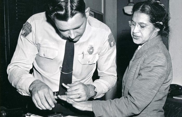 Rosa Parks, la donna che divenne l’eroina per i diritti dei neri