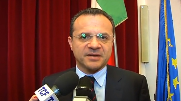 Il Ministro Lamorgese denuncia Cateno De Luca