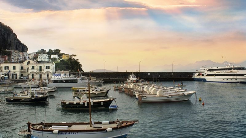 I sindaci di Capri e Anacapri chiedono a De Luca maggiori controlli agli imbarchi