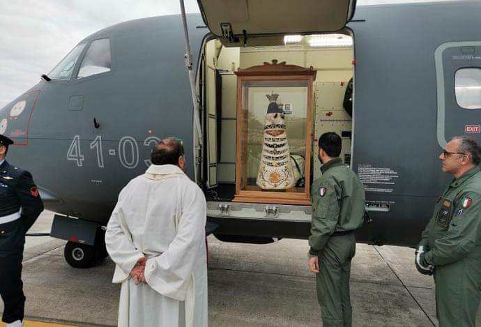 L’Aeronautica e il suo volo per una speciale benedizione