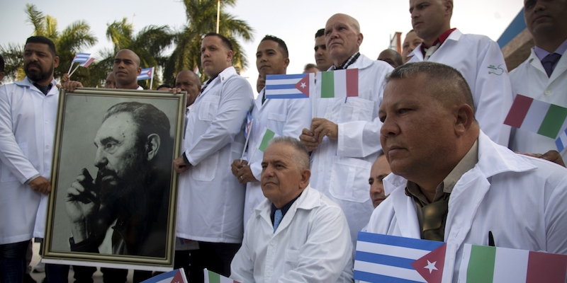 In arrivo da Cuba 53 medici tra immunologi, virologi e infermieri a Malpensa