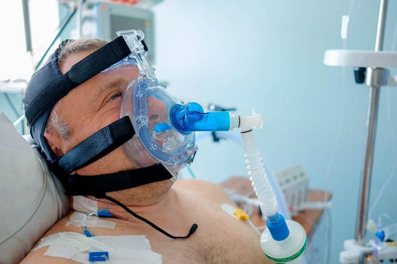 Pietro, affetto da SLA, dona il suo respiratore meccanico per combattere l’emergenza nel Paese