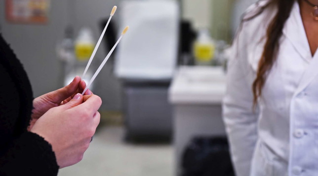 Biella. Hanno polmonite e febbre ma non vengono eseguiti i tamponi