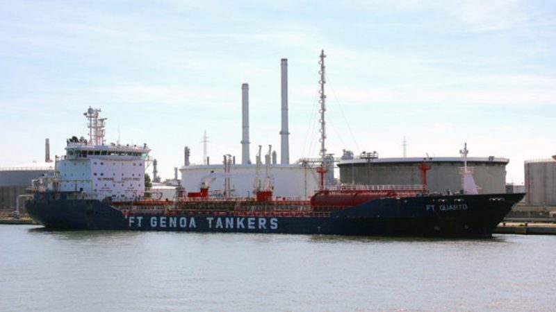 Comandante italiano infettato da Covid-19: il porto di Anversa mette in quarantena la nave cisterna