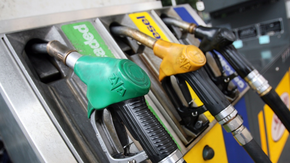 Il petrolio sotto zero ma i carburanti ischitani non scendono di prezzo