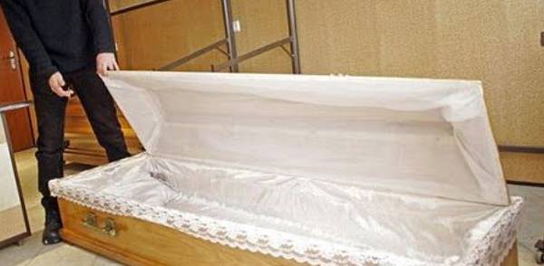 Forse mio padre è morto di Covid, l’ASL non risponde. In mano a chi stiamo?