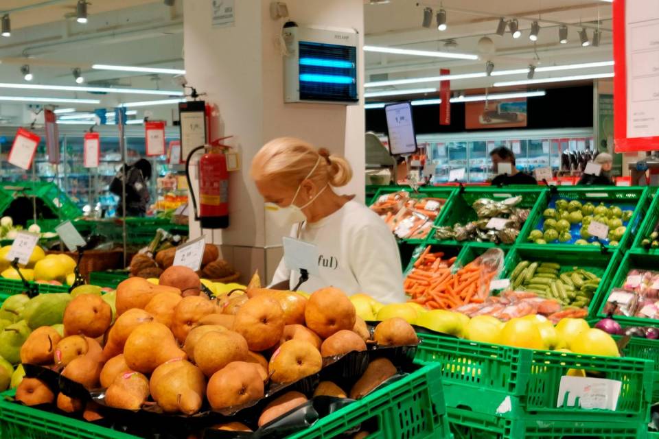 Supermercati che aumentano i prezzi. I consumatori isolani sono allo stremo