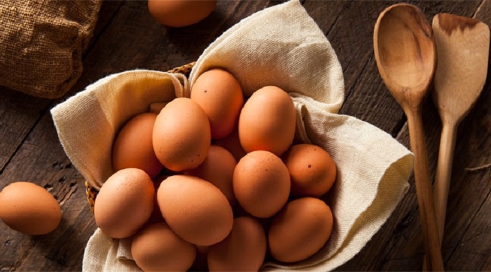 Coronavirus: a Pasqua le uova vere battono quelle di cioccolato