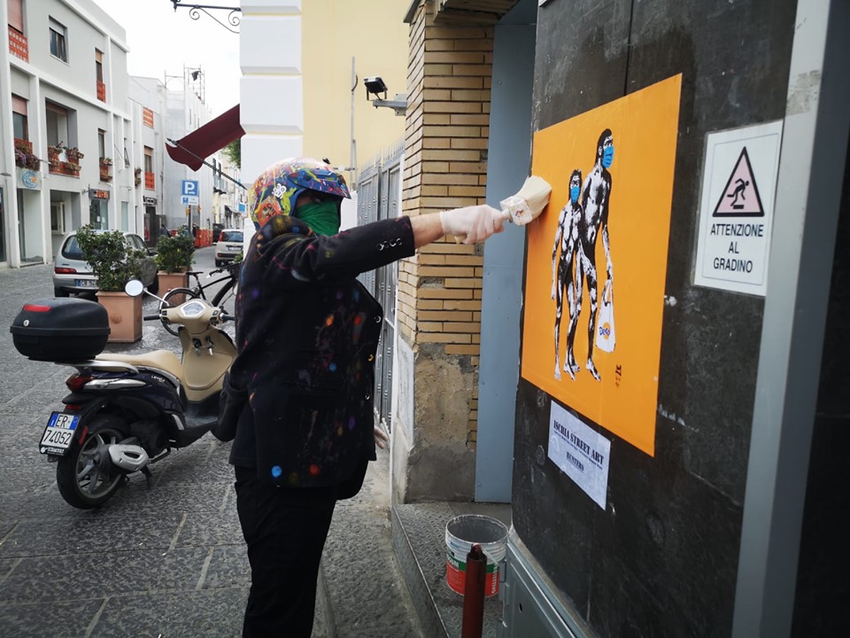 Ischia Street Art File Print presenta un poster artistico urbano al Decò di Forio (video)