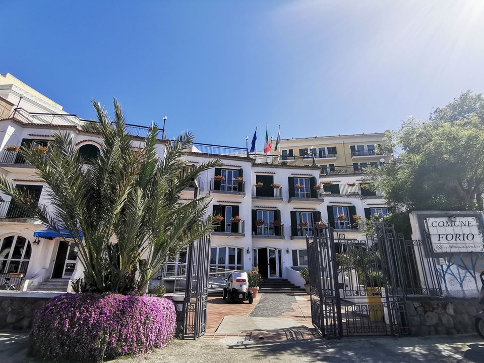 Nuove assunzioni al comune di Forio nel giorno delle elezioni