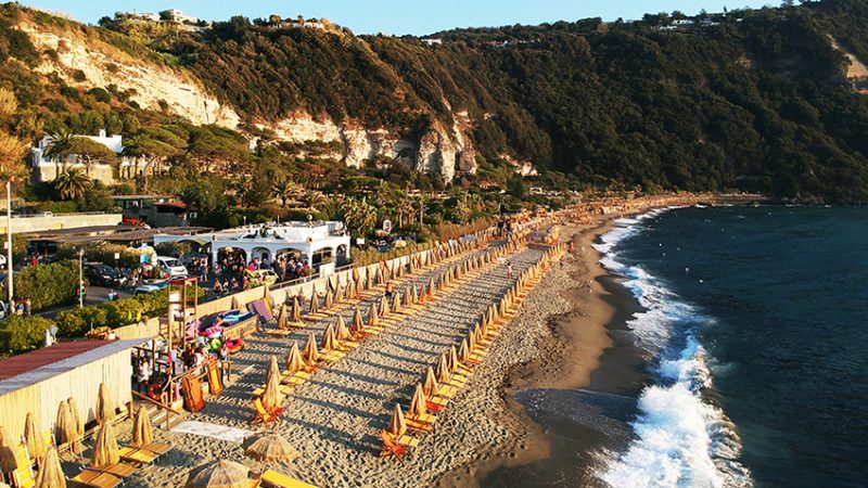 Manna: «Rivedere le polizze assicurative di alberghi, ristoranti, b&b e stabilimenti balneari»