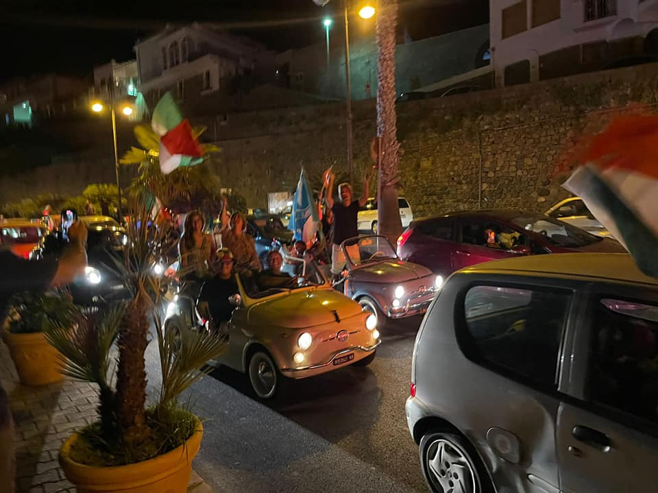 Italia campione d’Europa. I festeggiamenti a Forio (video)