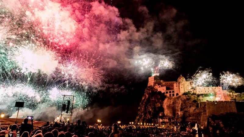 (C.S.) Ischia, in sicurezza e con il “Green Pass”: torna la Festa a mare agli scogli di Sant’Anna