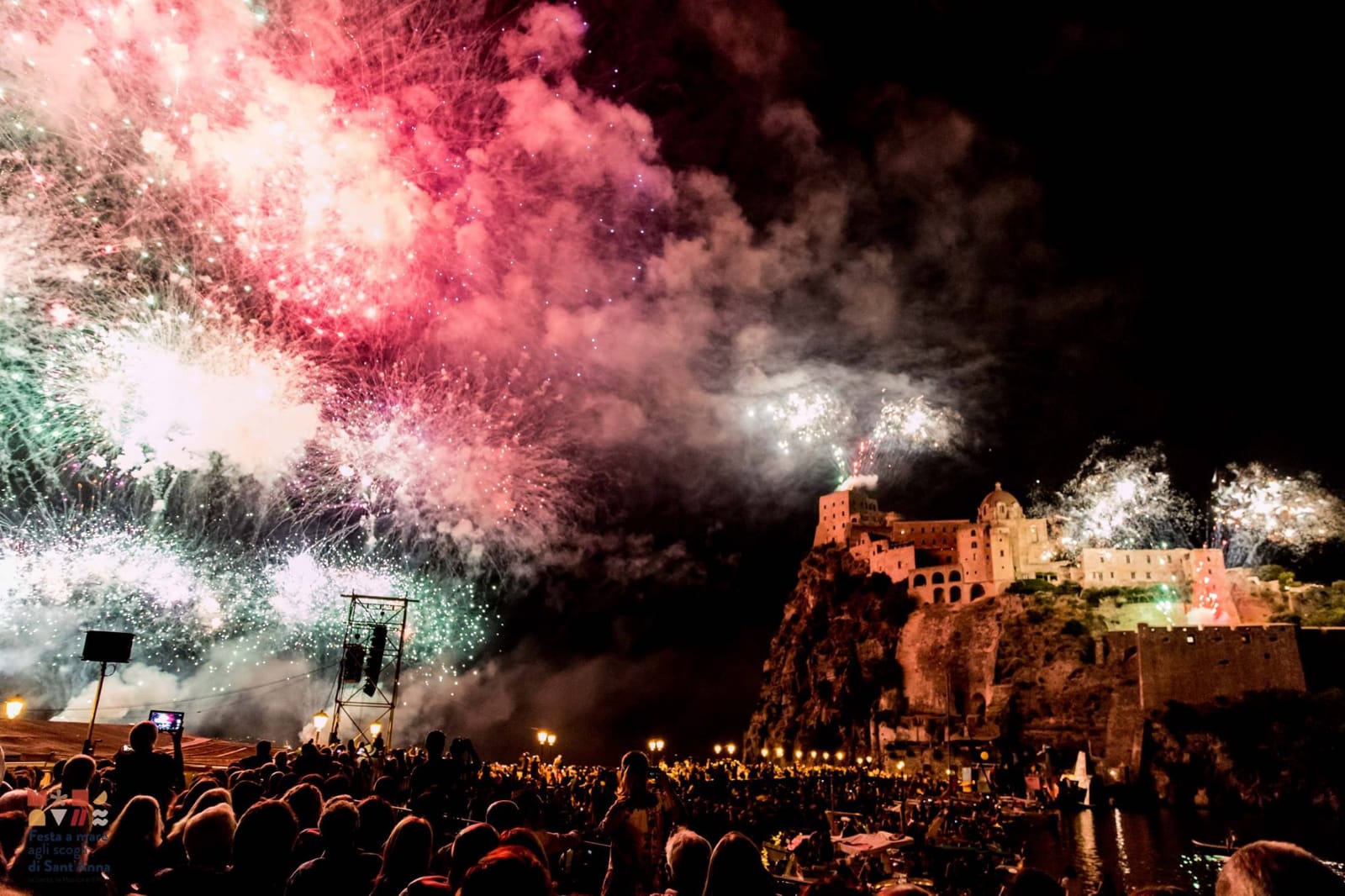 (C.S.) Ischia, in sicurezza e con il “Green Pass”: torna la Festa a mare agli scogli di Sant’Anna
