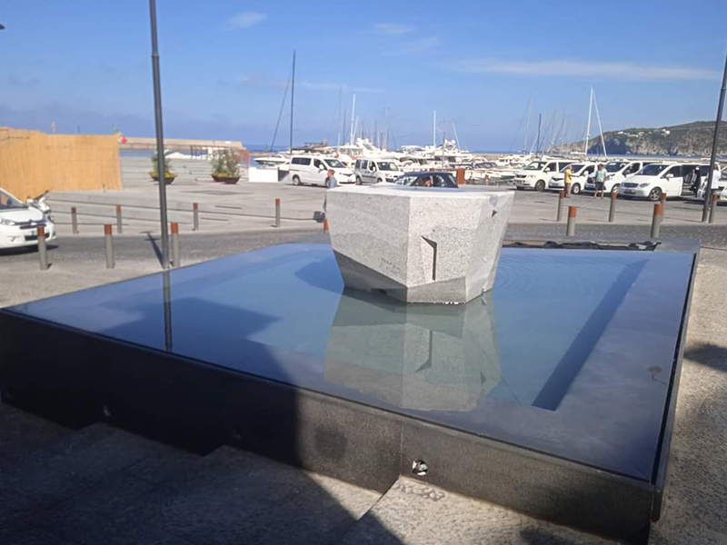 La nuova fontana di Forio. L’intervista (video)