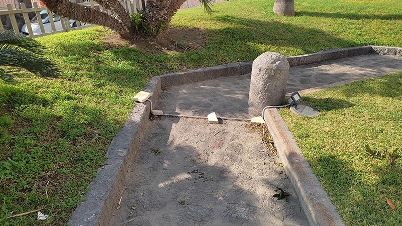 Lavori pubblici a Forio. Che ci fa quel cavo elettrico in bella mostra?