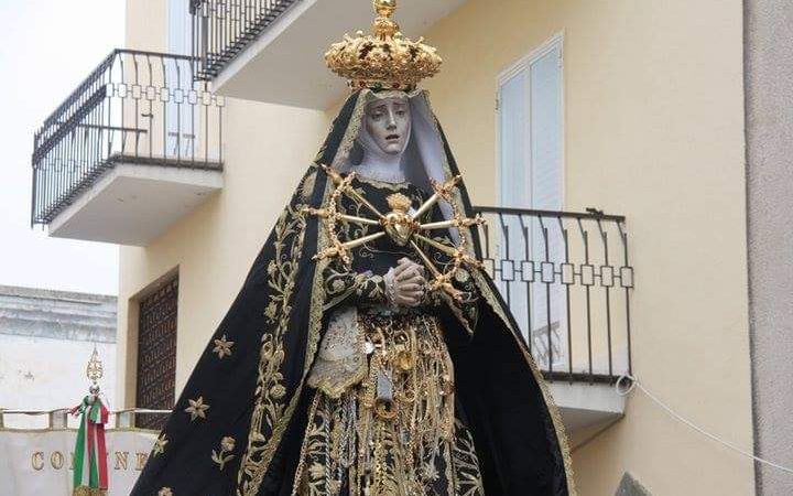 Forio festeggia la Madonna dell’Addolorata, culto e traduzione ultracentenaria (video gallery)