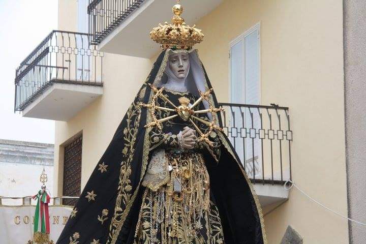 Forio festeggia la Madonna dell’Addolorata, culto e traduzione ultracentenaria (video gallery)