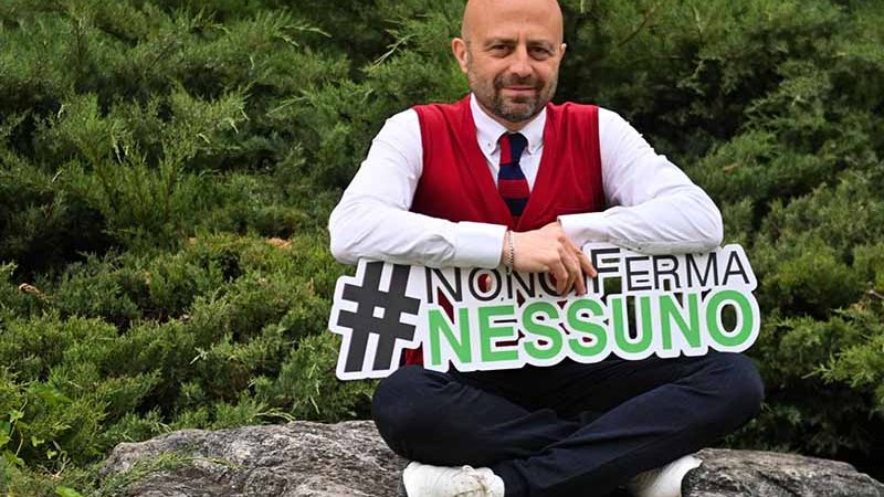 #NonCiFermaNessuno arriva a Napoli. Domani ci sarà la tappa numero “10”