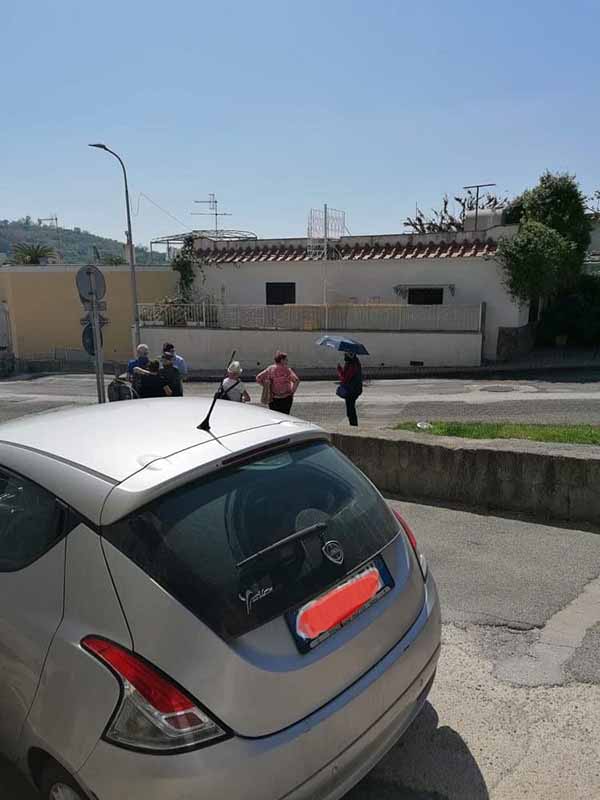 A.A.A. Cercasi pensiline alle fermate dei pullman. L’isola dei dilettanti del turismo
