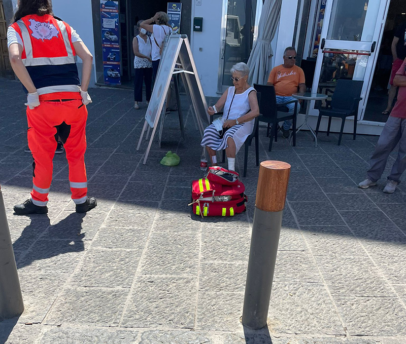 Incidente a Forio, turista straniera investita da un’auto a noleggio