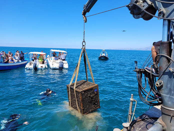 Dopo un anno e sette giorni di permanenza sui fondali marini al largo di Mondagrone