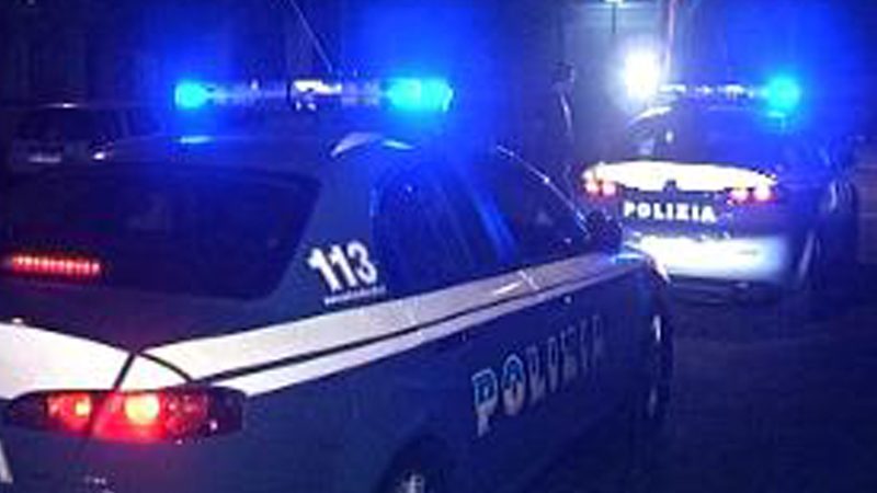 Forio: denunciato per atti osceni in luogo pubblico e furto