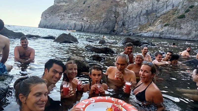 Tutti pazzi per Ischia. Boom di presenze vip a Sorgeto