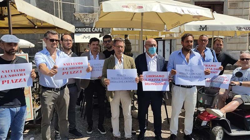 Flash mob a Piazza Trieste e Trento contro il degrado e la criminalità