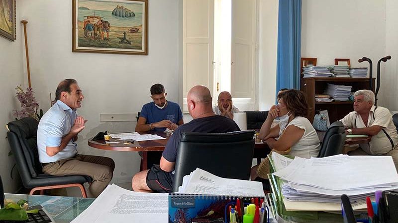 I cittadini incontrano Giacomo Pascale sulla questione delle strisce blu