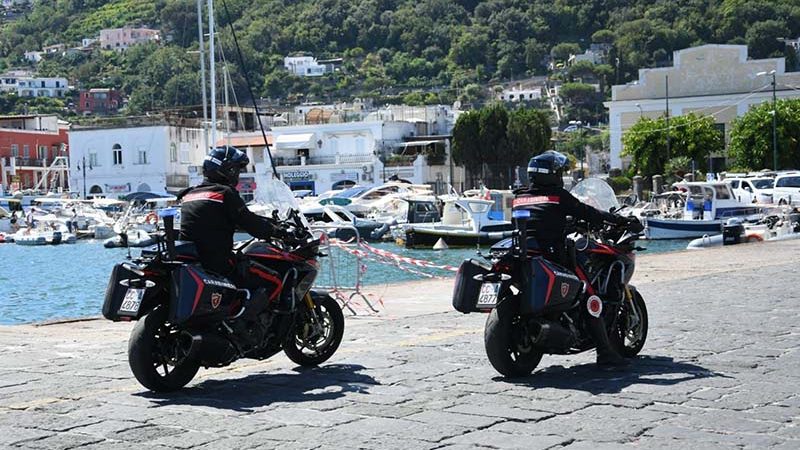 CONTROLLI DEI CARABINIERI SULL’ISOLA D’ISCHIA