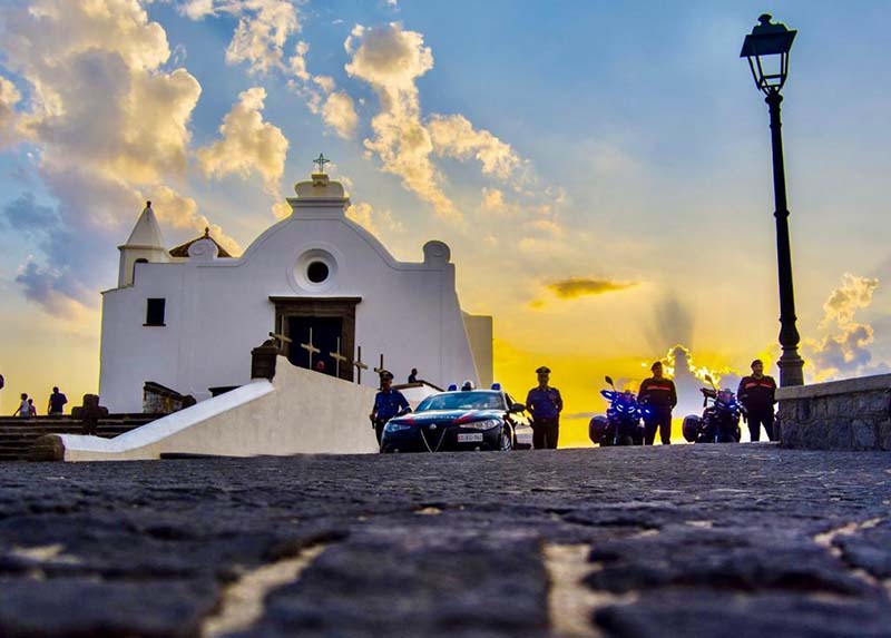 Sulla pagina ufficiale dell’Arma dei Carabinieri appare la chiesa del Soccorso di Forio