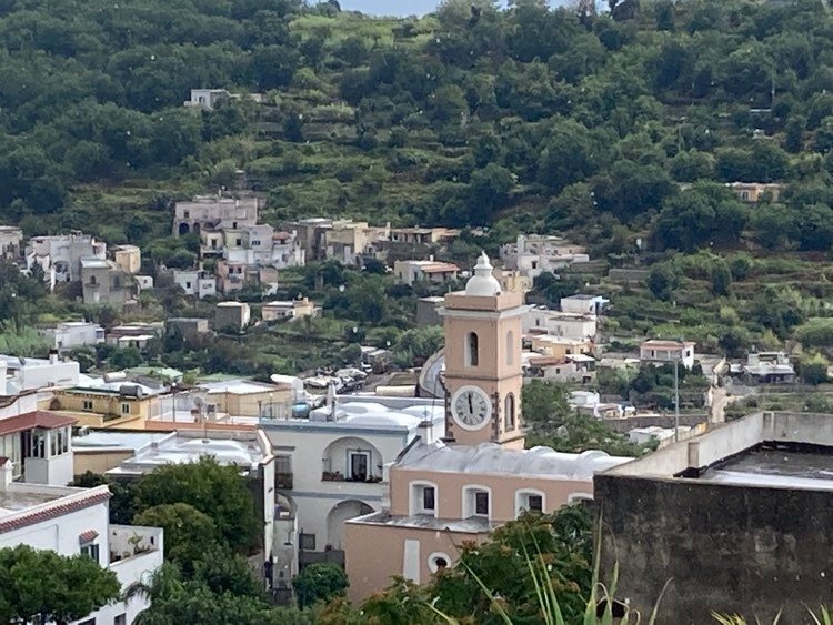 “Pillole di Storia”. La chiesa di San Sebastiano a Barano dopo il fulmine (video)