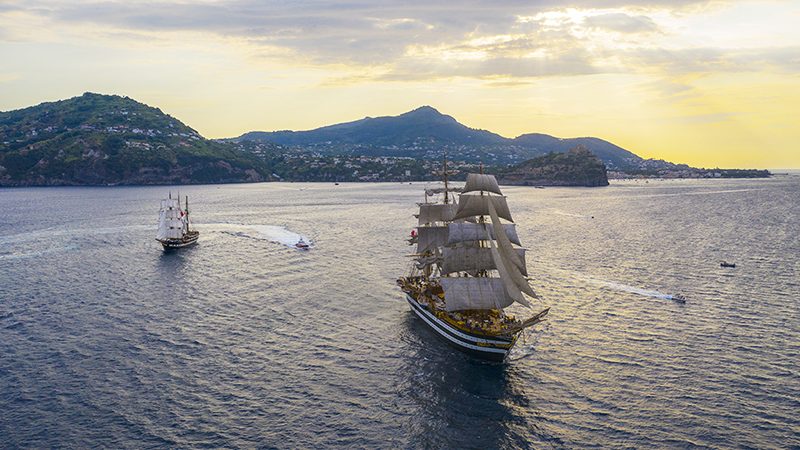 Il comune di Ischia incontra l’Amerigo Vespucci. Giovedì la nave stazionerà all’ingresso del porto