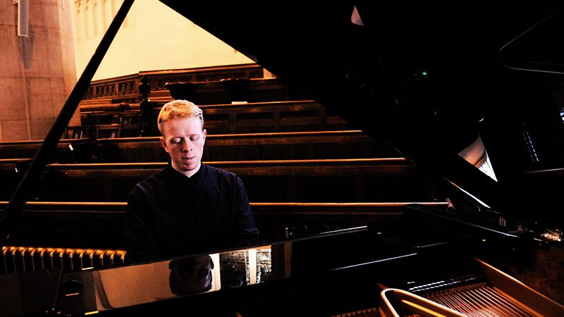 Mortella: nel week end concerto di pianoforte con Luke Jones per la stagione musicale autunnale