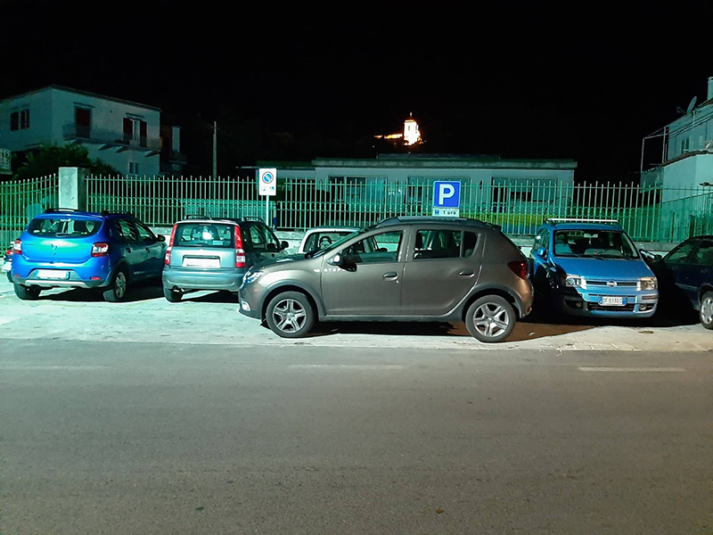 Barano. Strafottenza di un automobilista senza senso civico