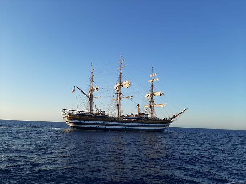 L’AMERIGO VESPUCCI A NAPOLI DAL 13 AL 17 MAGGIO 2025