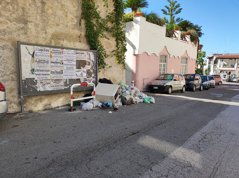 Tra cittadini scostumati e comune disattento, Monterone è abbandonata a se stessa