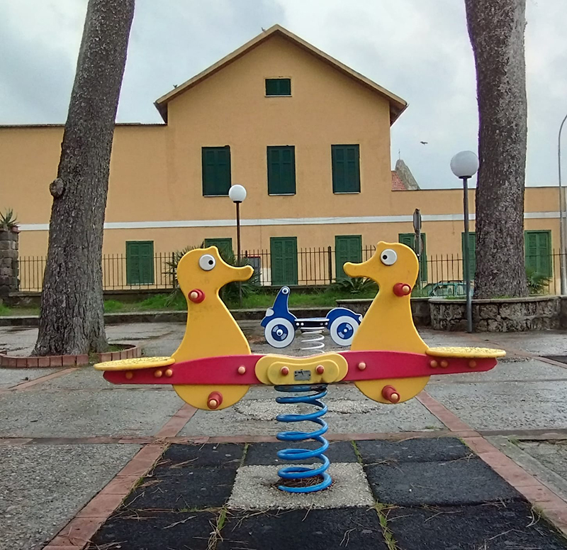 “Giù le mani dai bambini, sentiamoci un poco tutti responsabili di quanto accaduto a Casamicciola”