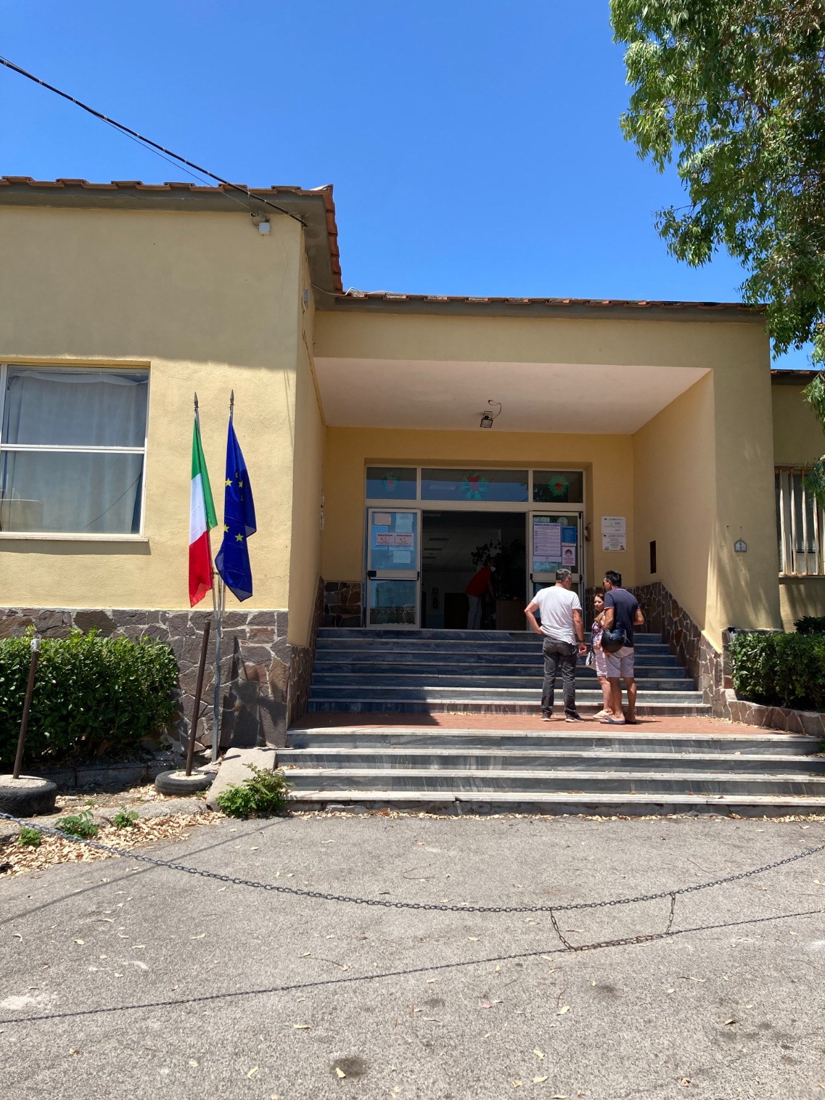 Barano. Vincono i genitori e vince il buon senso della Preside Lucia Monti