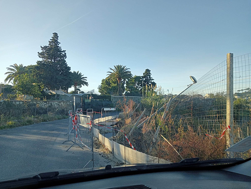 Montecorvo. Quel palo della luce è pericoloso ma al comune non interessa