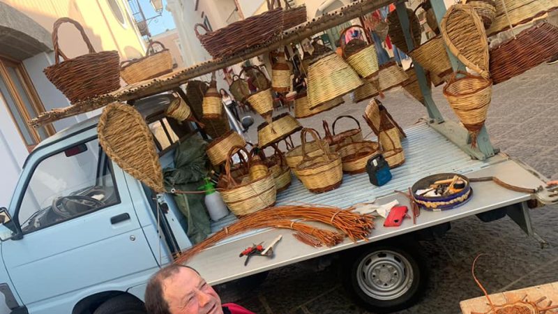 Vito Nicolella, l’ultimo artigiano impagliatore a km0