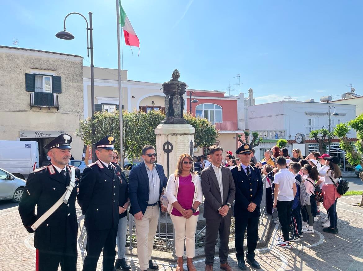 Giornata della legalità. A Barano gli alunni hanno incontrato le Istituzioni